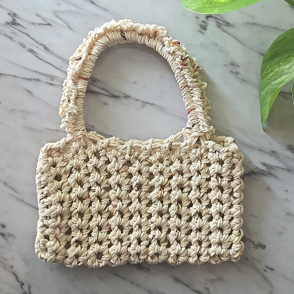 Handmade Knit Mini Purse - Picture 3 of 12